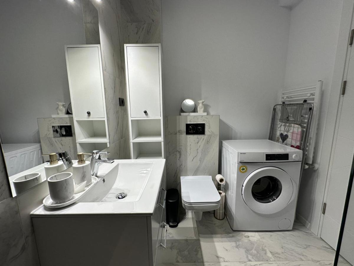 Studio303 By Allegio: Mamaia'S Seaside Luxury Near Finest Clubs & Beaches Екстер'єр фото