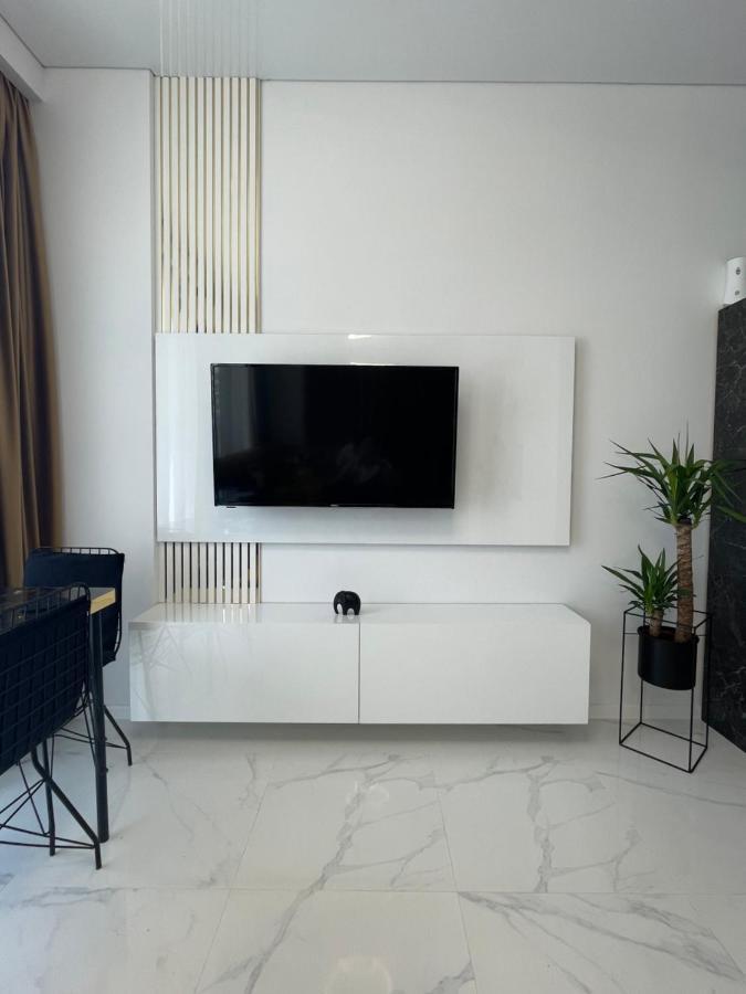 Studio303 By Allegio: Mamaia'S Seaside Luxury Near Finest Clubs & Beaches Екстер'єр фото