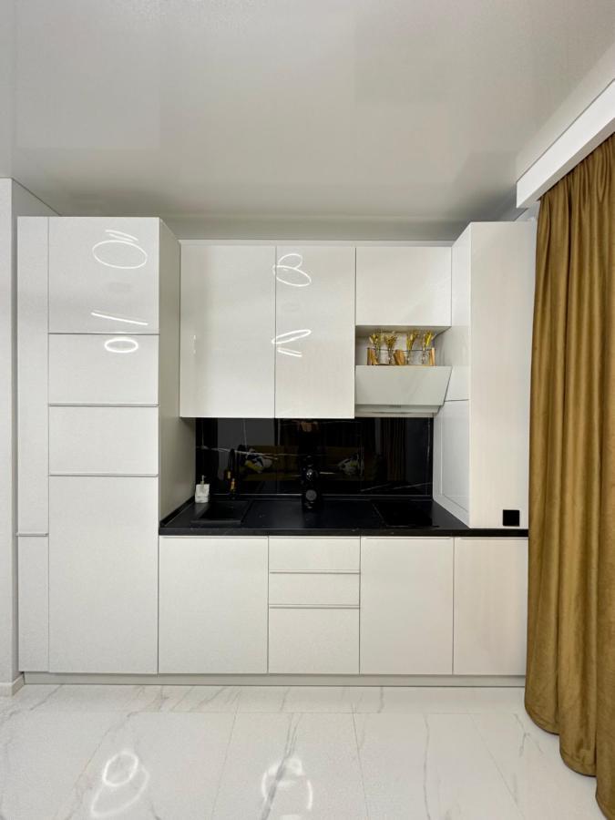 Studio303 By Allegio: Mamaia'S Seaside Luxury Near Finest Clubs & Beaches Екстер'єр фото